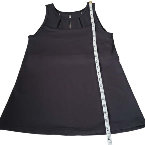 TONIC Athletic Sleeveless Top Cutout Details Black - Picture 6 of 7